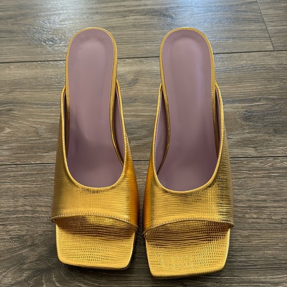 Shoes - Gold Heels